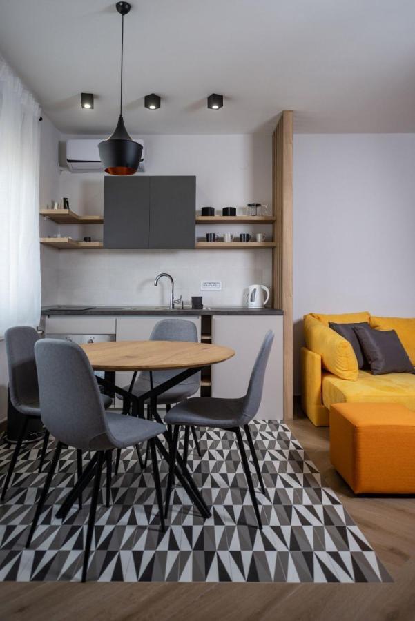 Republic Square Apartment - With Garage Novi Sad Buitenkant foto
