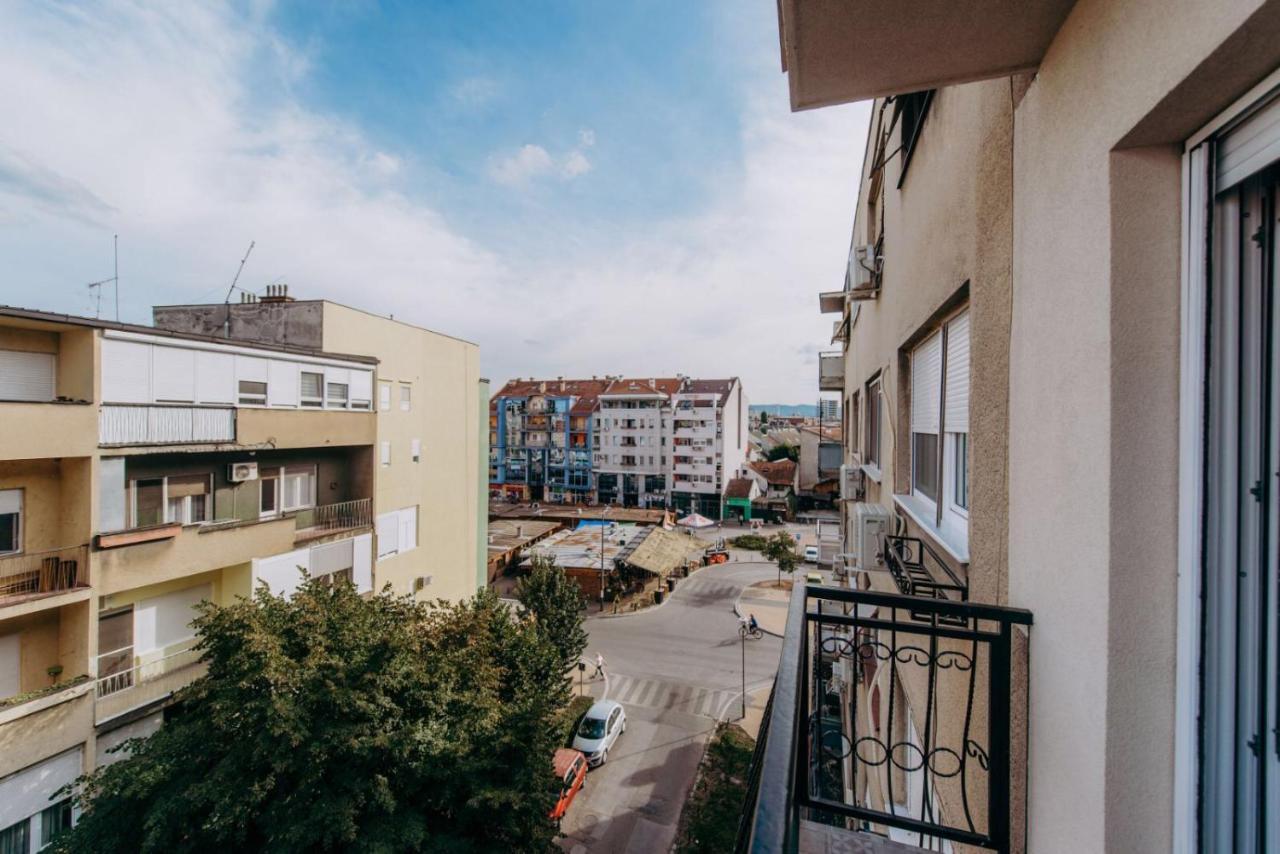 Republic Square Apartment - With Garage Novi Sad Buitenkant foto